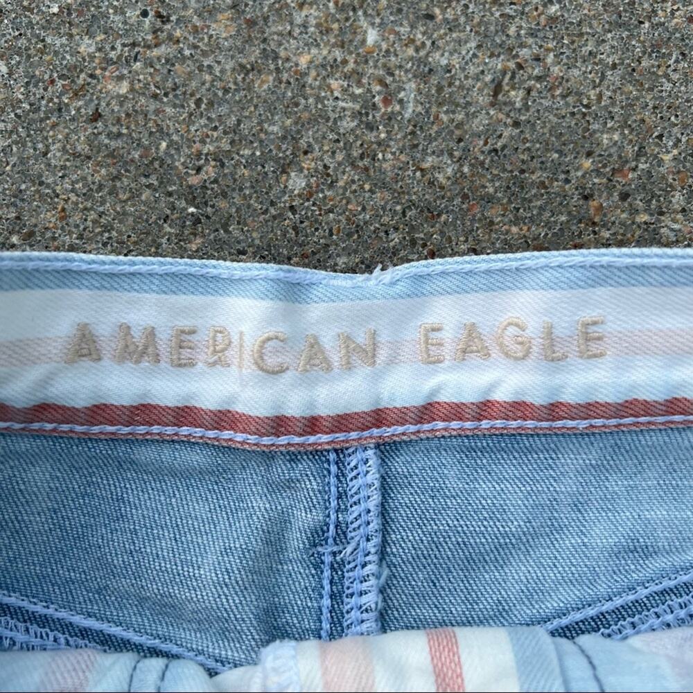 AEO Mom Shorts pastel stripe pink blue frayed hem jean shorts Size 2 - Picture 3 of 6